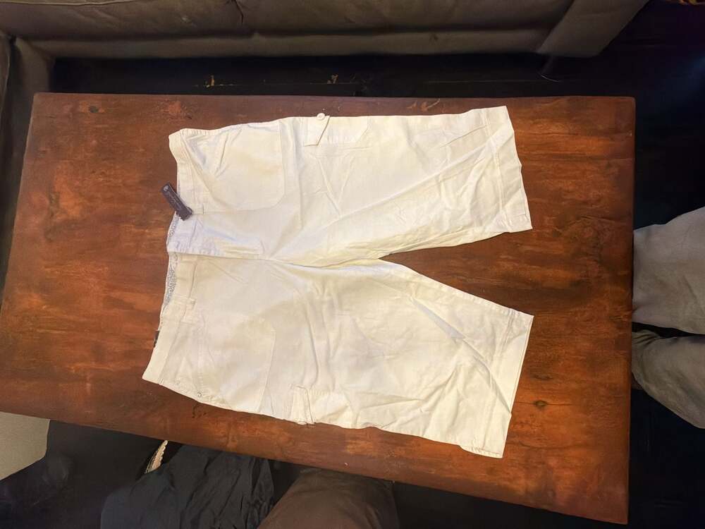 Gloria Vanderbilt Women's White Cargo Shorts Size 22W